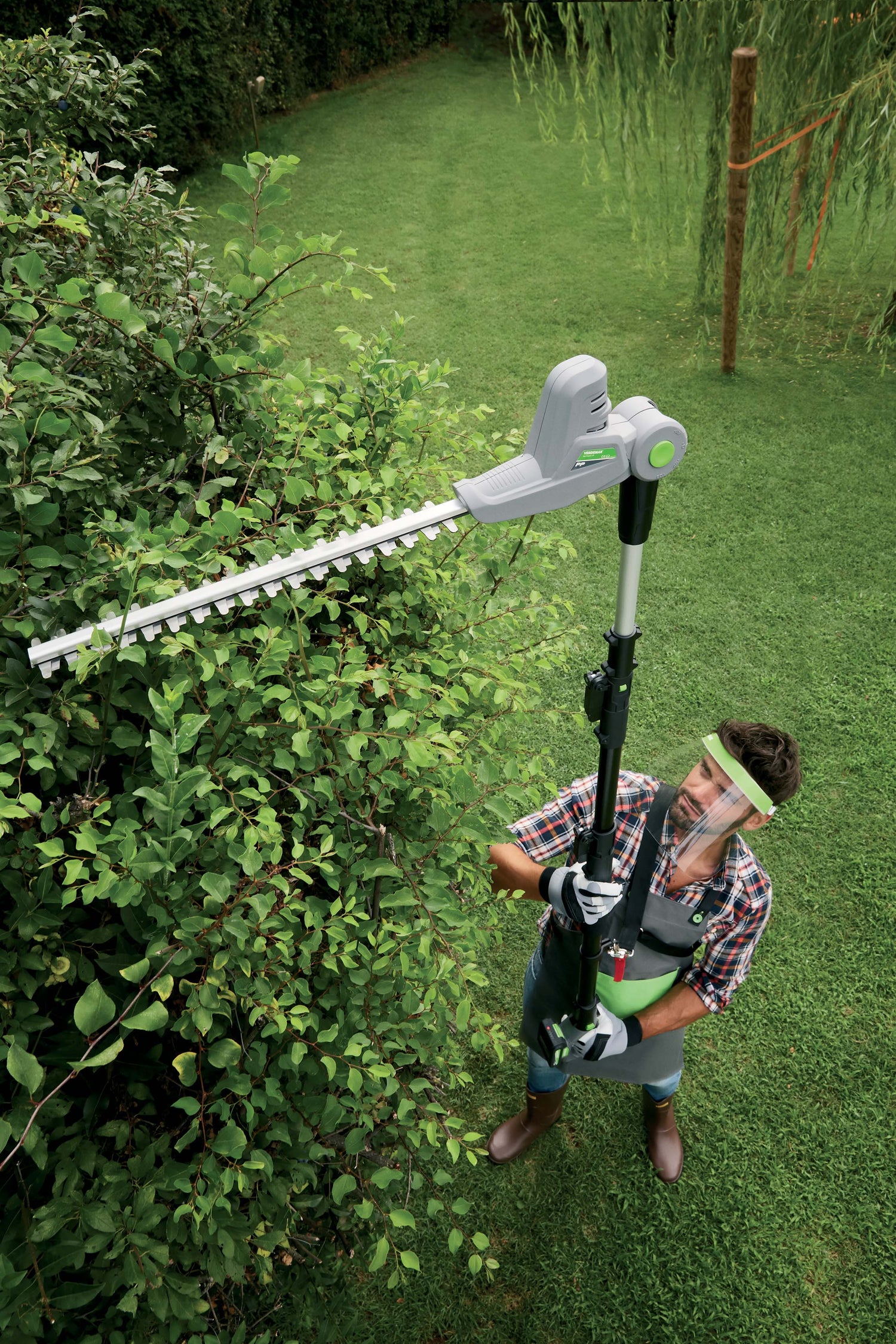 Pole hedge trimmer, Cordless hedge trimmer, Electric garden tools, Garden maintenance equipment, Telescopic hedge trimmer, Adjustable hedge trimmer, Outdoor power tools, Garden pruning tool, Landscaping tool, Extendable hedge trimmer, Gardening safety gear, Battery-powered hedge trimmer, Hedge trimming equipment, Lawn care accessories