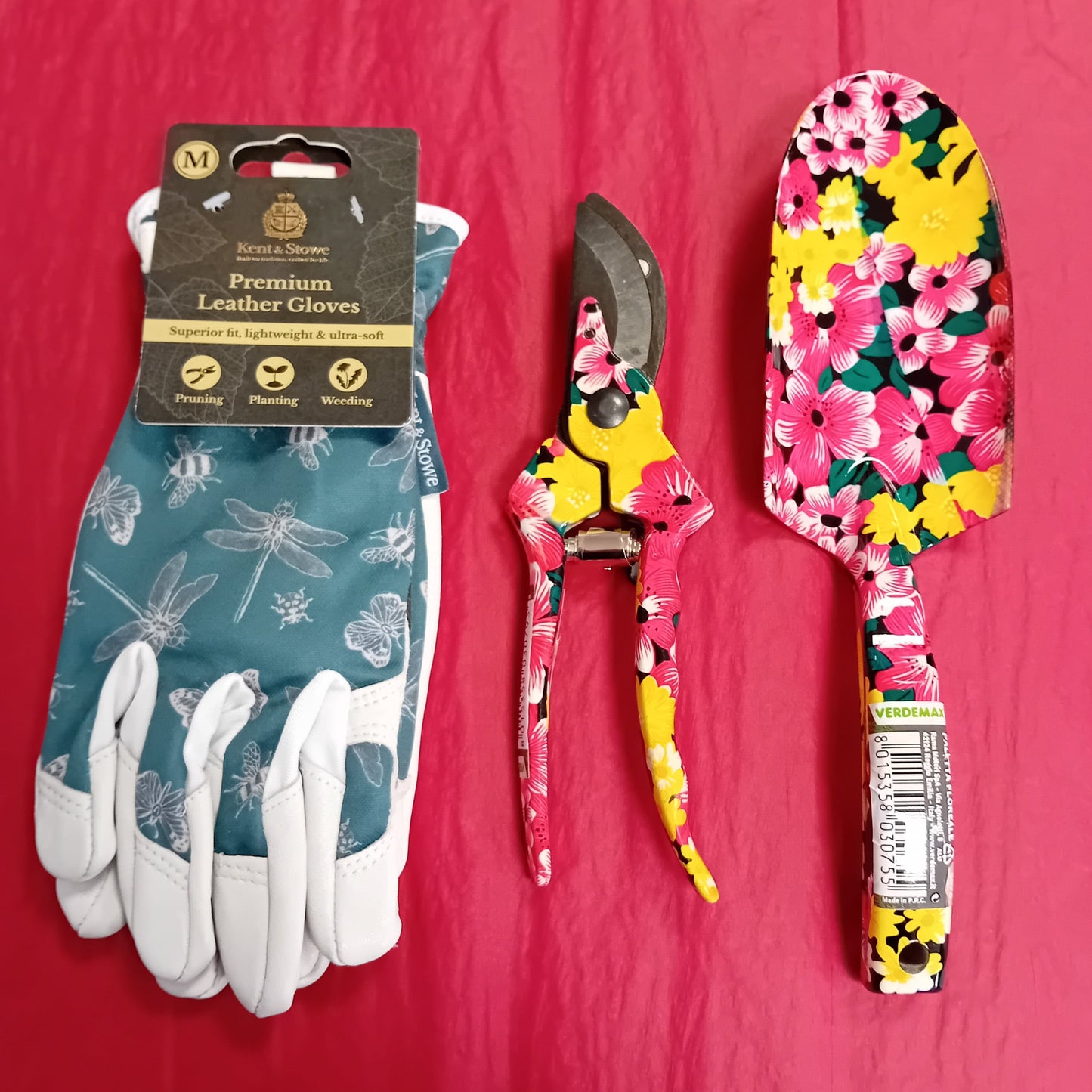 Gardening Gloves, Floral Pattern Gardening Trowel, Floral Pattern Gardening Secateurs, Festive Flora Christmas Gift Box,